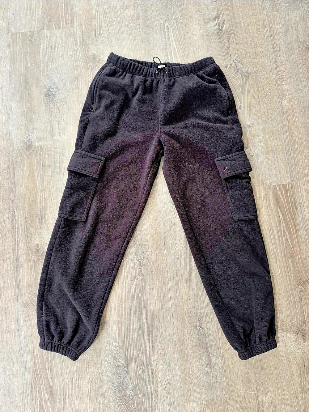 Love & Sports Women's Fleece Cargo Jogger Pants Black
